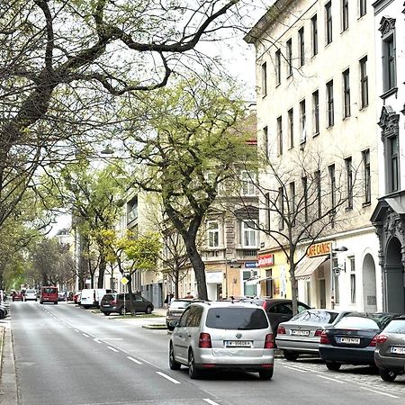 Traumhafte Wohnung Fuer 2, Walk In Dusche, Extra Kueche, Nespresso, Zentral Вена Экстерьер фото