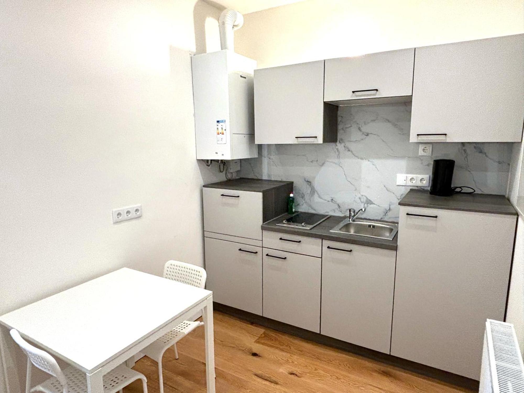 Traumhafte Wohnung Fuer 2, Walk In Dusche, Extra Kueche, Nespresso, Zentral Вена Экстерьер фото